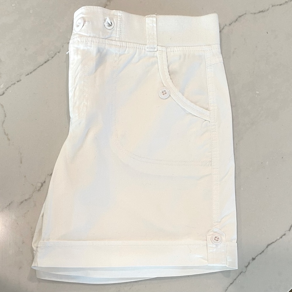 Gloria Vanderbilt Ladies White Shorts Size 10